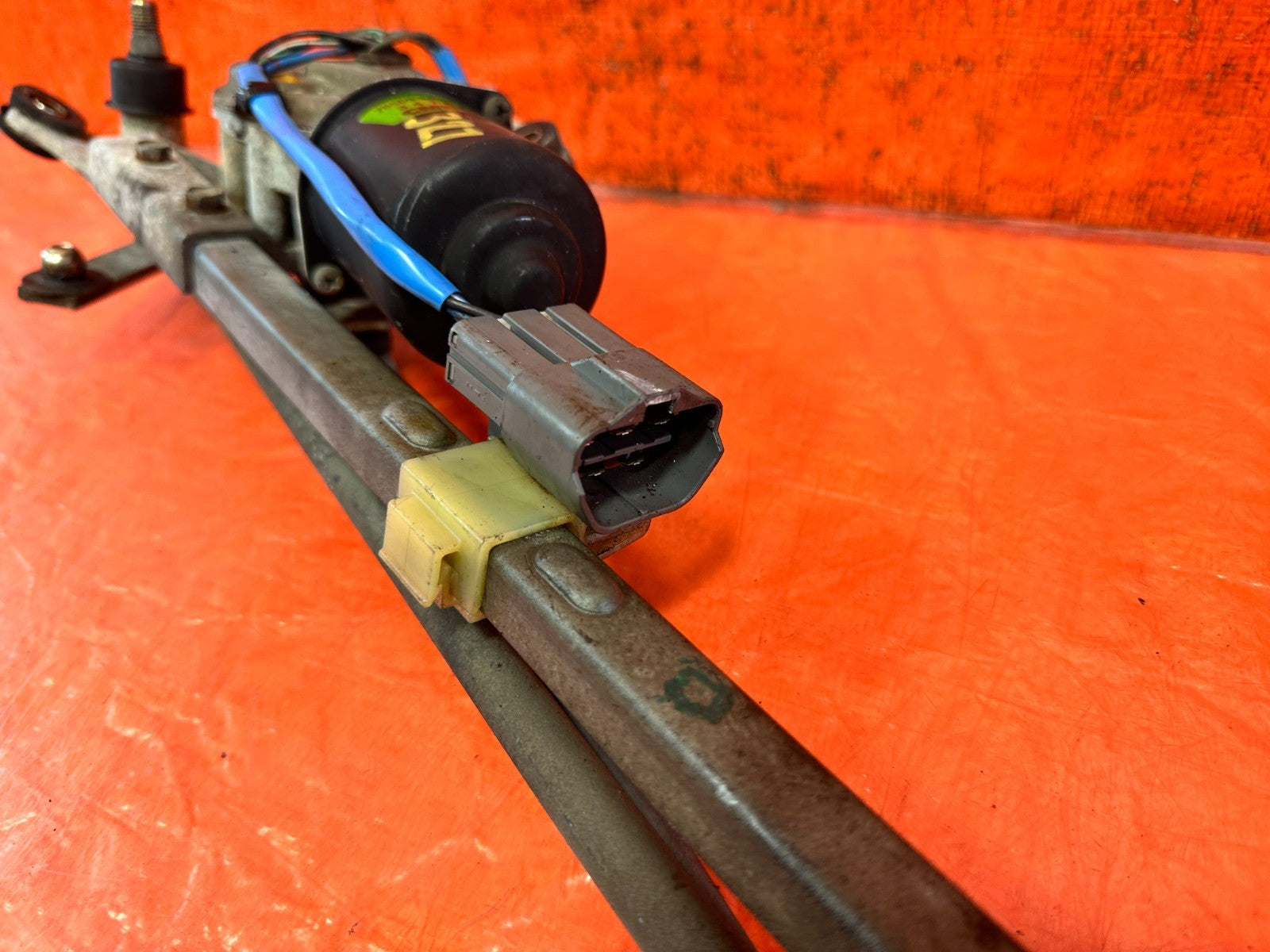 92 95 HONDA CIVIC   WINDSHIELD WIPER MOTOR W/ LINKAGE   OEM #3274