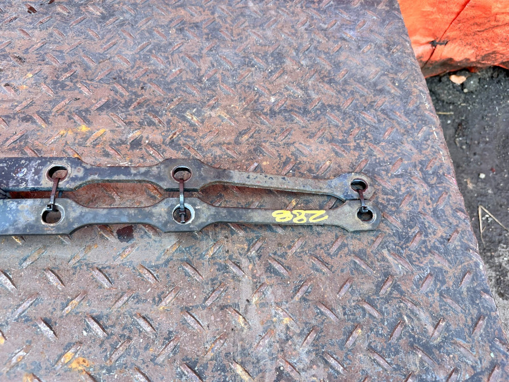 02 10 LEXUS SC430 LEFT AND RIGHT REAR SUB FRAME BRACE EXTENSION BRACKETS OEM 2881