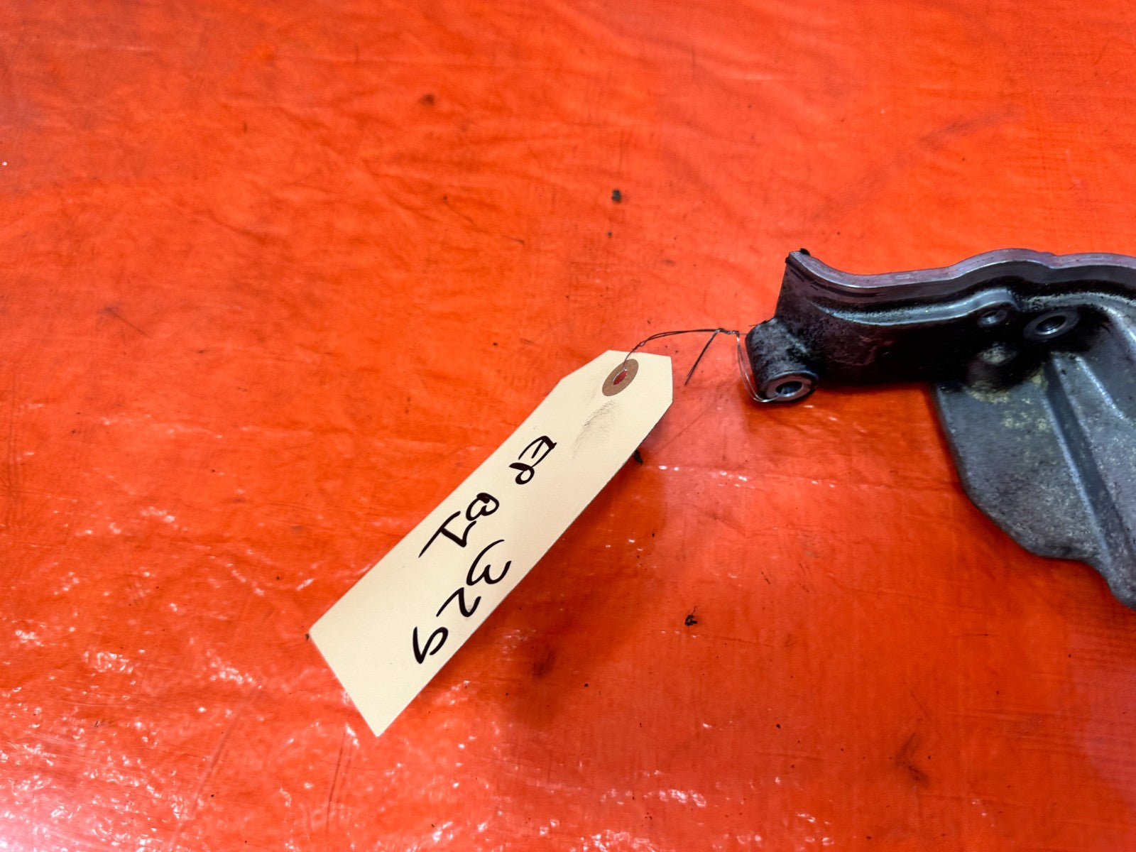 08 15 INFINITI G37 Q60 3.7L REAR CAMSHAFT ANGLE SENSOR COVER #3294