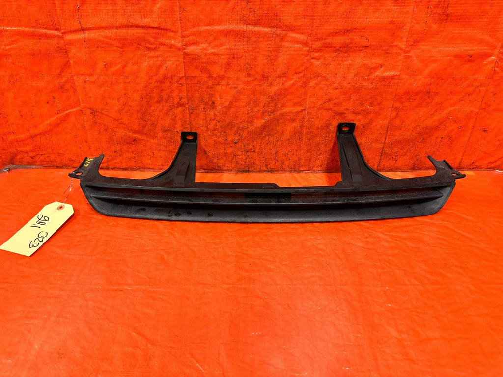 97 98 HONDA PRELUDE   FRONT BUMPER GRILLE ASSEMBLY   OEM FACTORY #3230