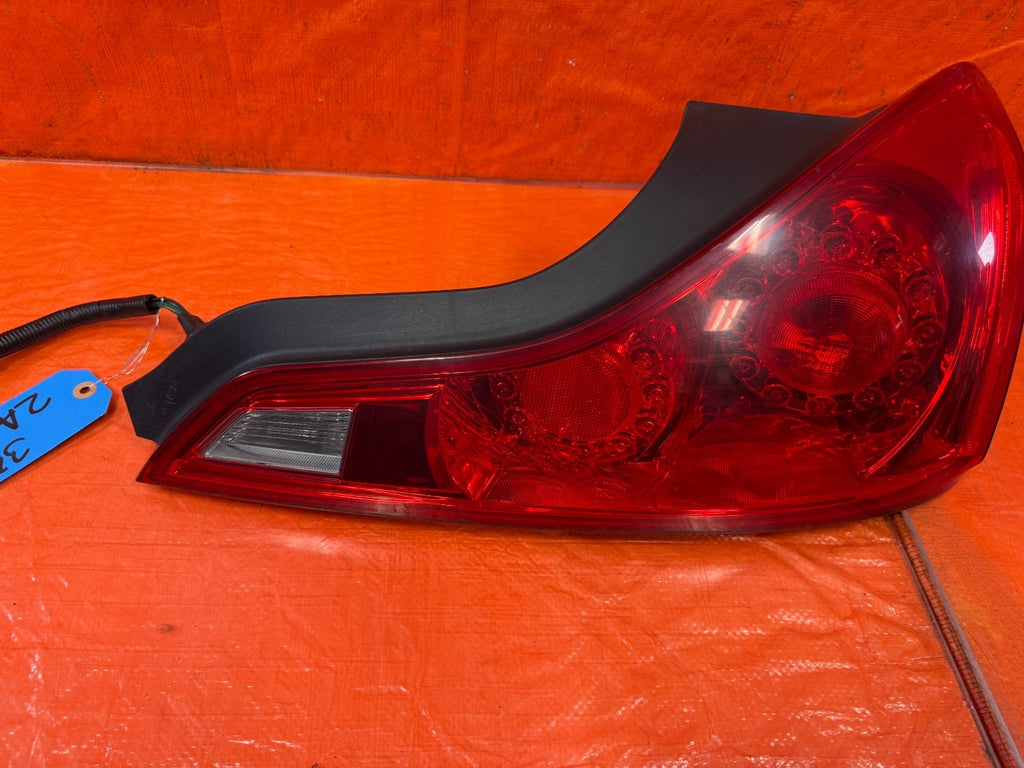 08 13 INFINITI G37 COUPE 2D PASSENGER RIGHT   TAIL LIGHT LAMP W/ HARNESS OEM 3285
