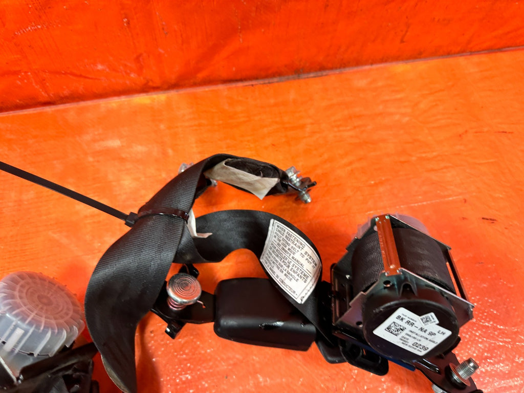 10 16 HYUNDAI GENESIS COUPE   REAR SEAT BELTS  LEFT & RIGHT SEAT BELTS   OEM 3183
