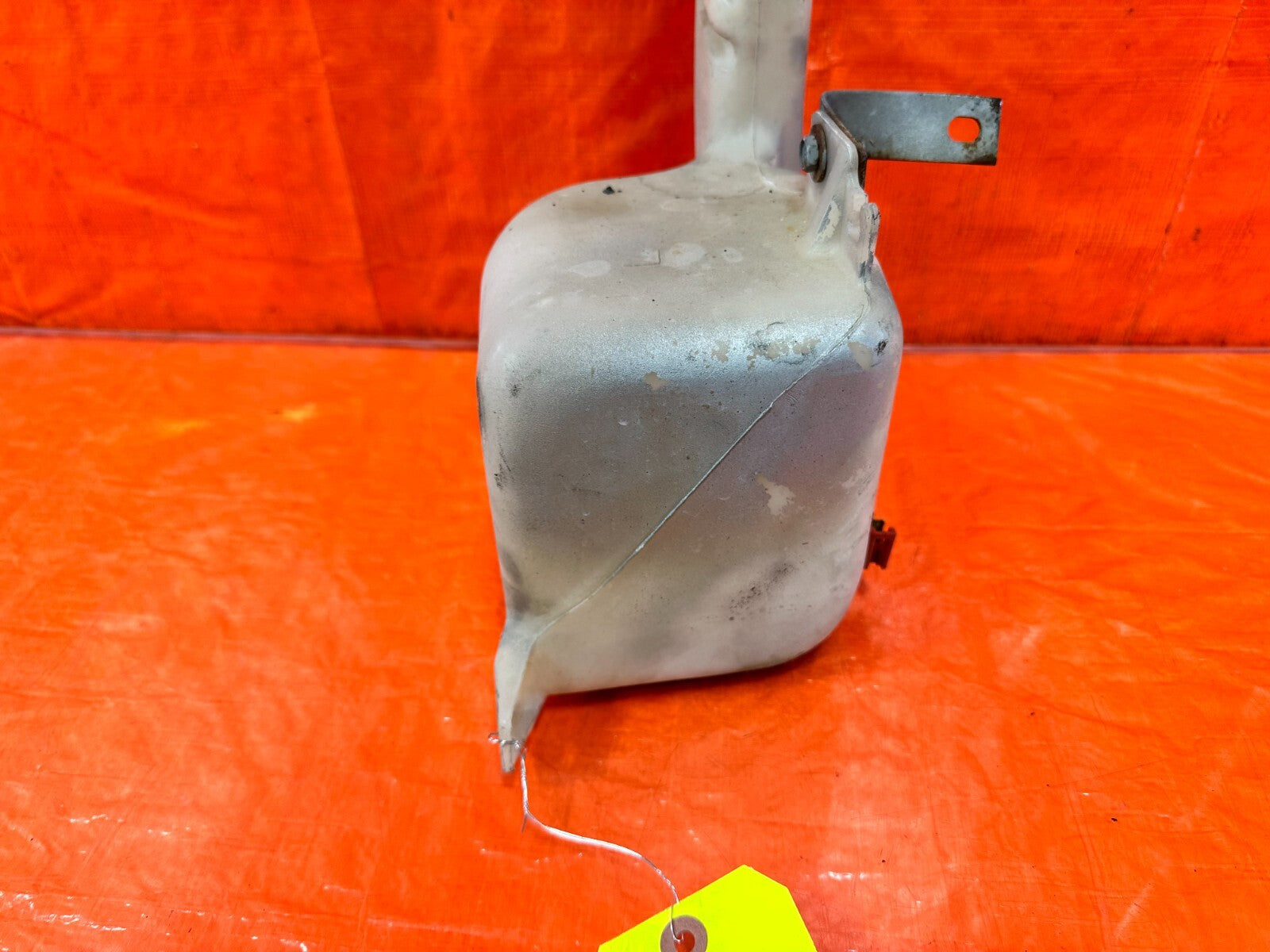 88 89 HONDA CRX DX SI   WINDSHIELD WIPER RESERVOIR TANK W/ MOTOR   OEM #2776