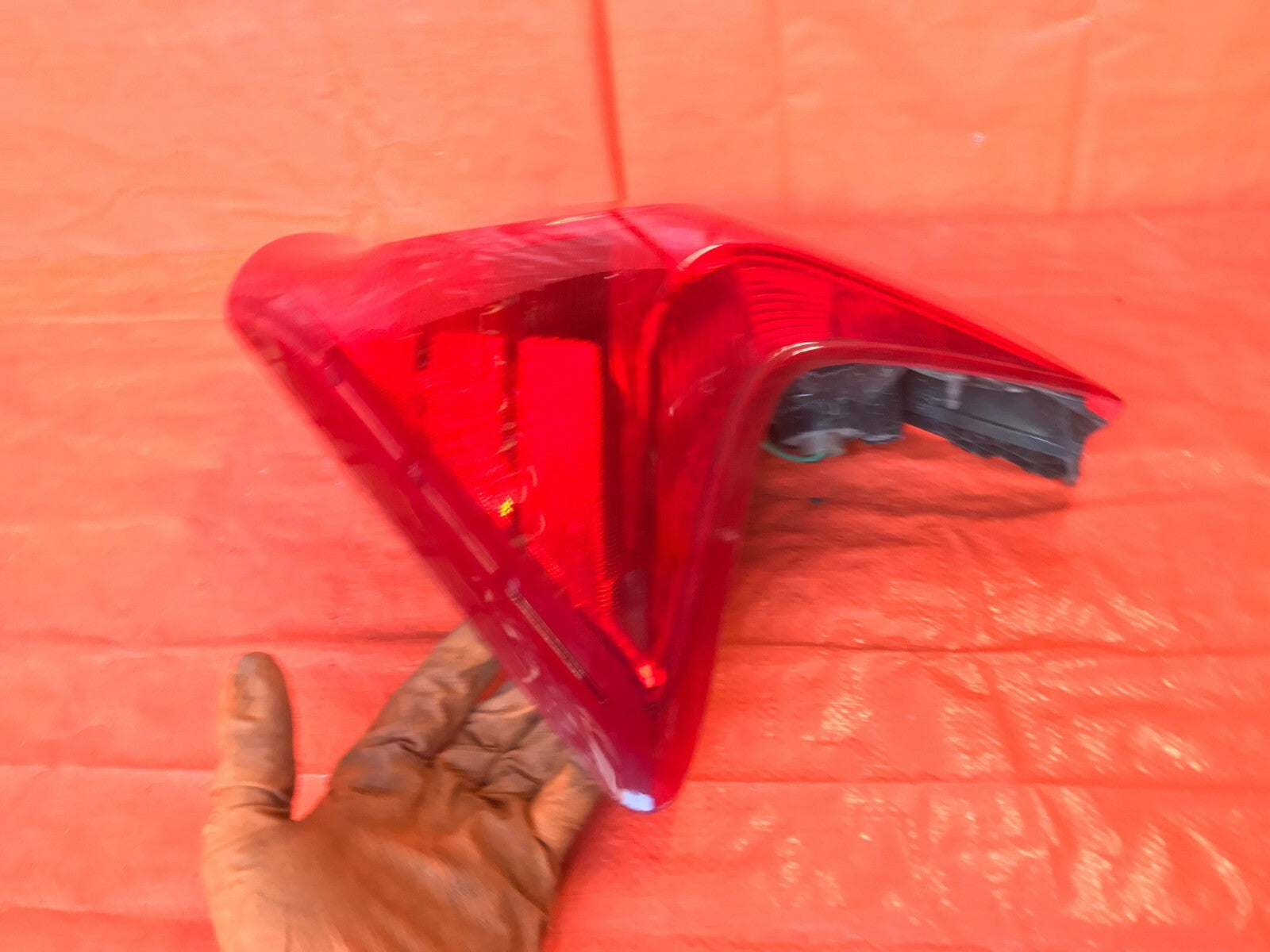 OEM 2015 2016 2017 NISSAN VERSA   HATCHBACK   PASSENGER RIGHT TAIL LIGHT LAMP 175