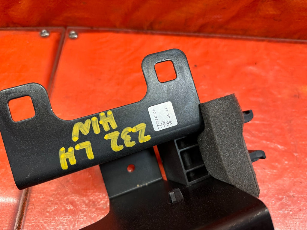2010 10 INFINITI G37 CONVERTIBLE   LEFT  TOP BRACKET   PART # 97095 JJ50A   #2325