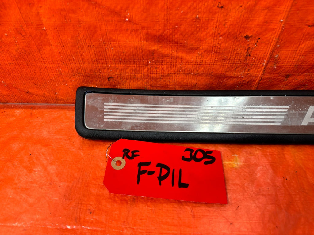 09 14 ACURA TSX   PASSENGER RIGHT FRONT FLOOR PILLAR SCUFF PLATE   OEM 3053