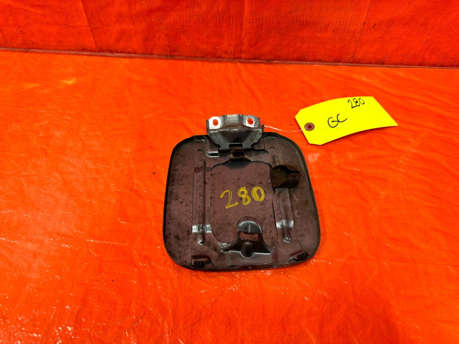 02 06 ACURA RSX BASE & TYPE S   GAS FUEL LID COVER   OEM FACTORY #2802