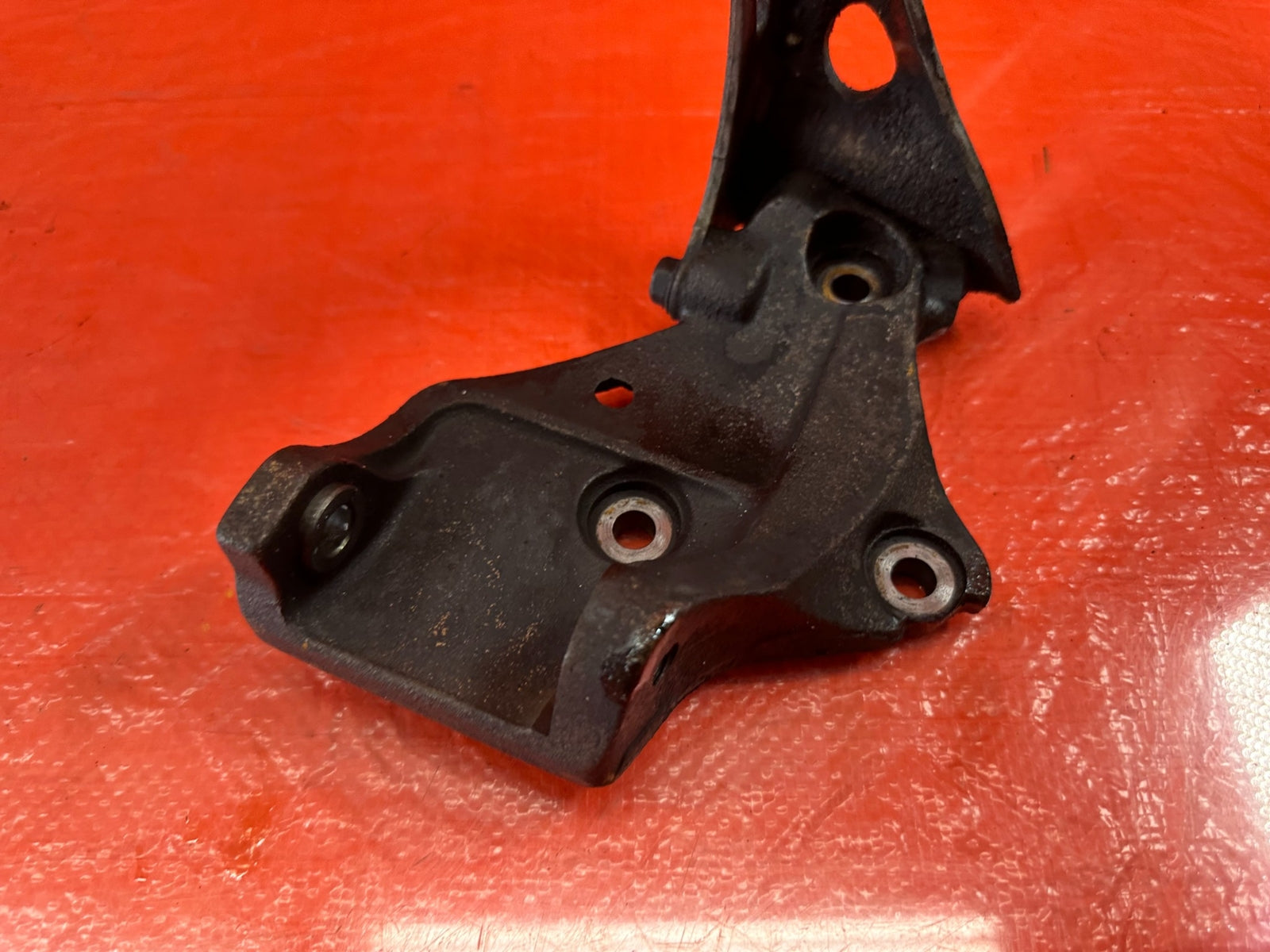 95 98 HONDA ODYSSEY   ALTERNATOR MOUNTING  BRACKET   OEM FACTORY #1935