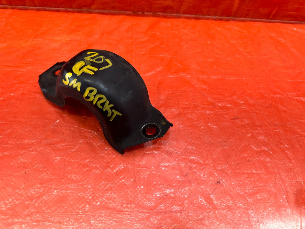 08 15 INFINITI G37 Q60   DRIVER LEFT FRONT LOWER CONTROL ARM BRACKET   OEM #2074