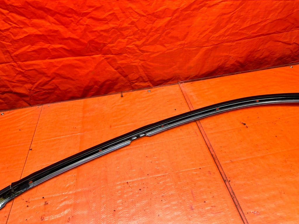 94-01 ACURA INTEGRA 4D RIGHT PASSENGER ROOF GLASS TRIM DRIP RETAINER OEM #34010