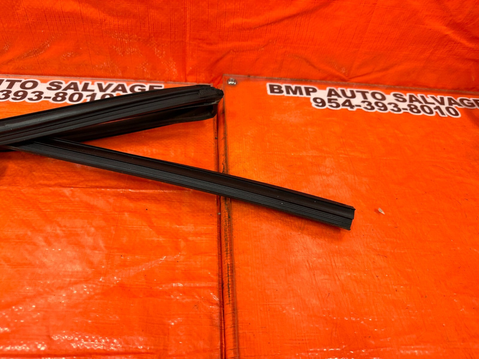 15 21 SUBARU WRX & STI DRIVER LEFT REAR WINDOW GLASS RUN CHANNEL   OEM #1824