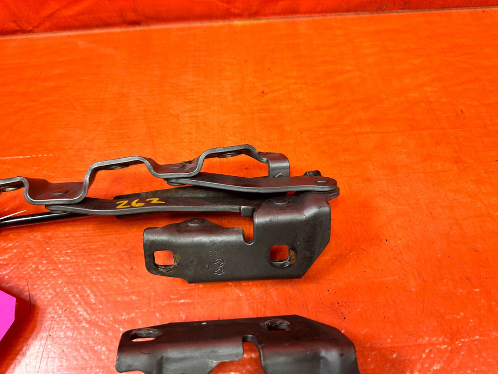 04 08 NISSAN 350Z CONVERTIBLE   LEFT AND RIGHT TRUNK HINGES   OEM FACTORY #2626
