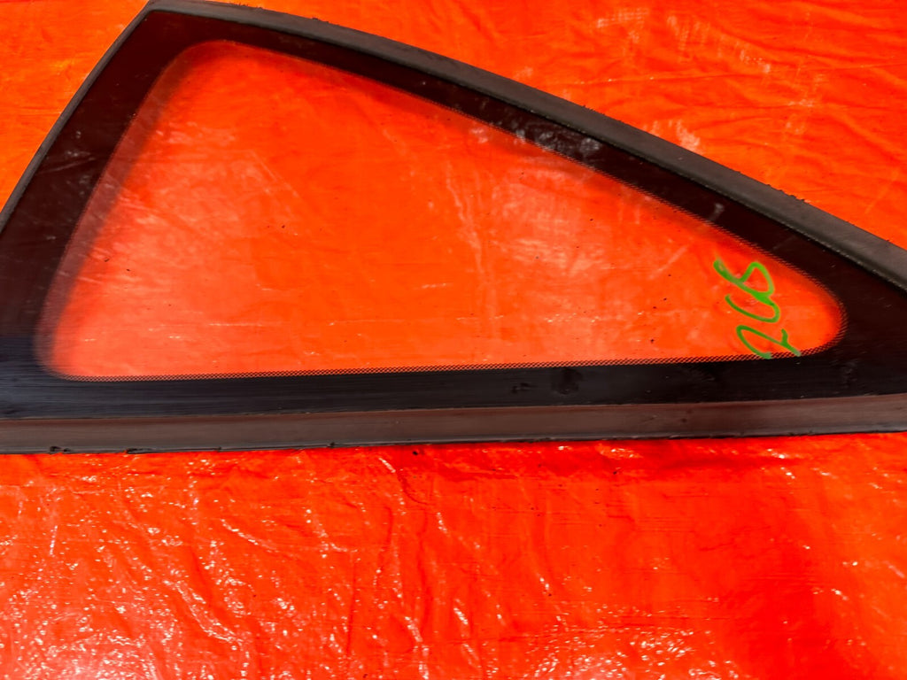 94 01 ACURA INTEGRA 2D MODEL   REAR QUARTER 1/4 GLASS   DRIVER LEFT OEM #2683