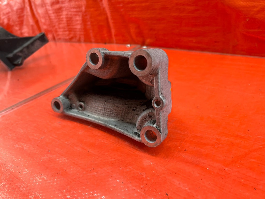04 08 ACURA TSX   FRONT ALUMINUM ENGINE MOUNTING BRACKET   OEM #20910