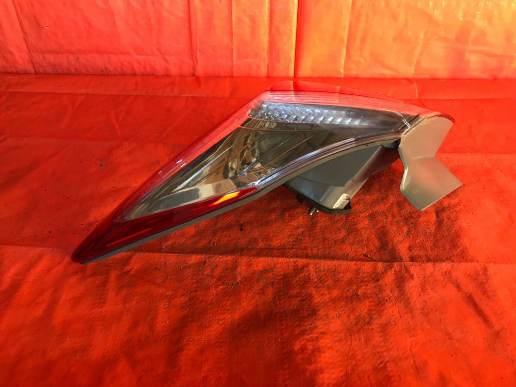 OEM 2014 2015 HONDA ACCORD SEDAN NON LED PASSENGER RIGHT OUTER TAIL LIGHT LAMP5