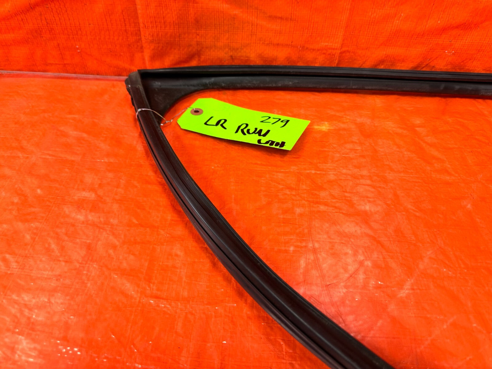 09 10 ACURA TSX   DRIVER LEFT REAR WINDOW GLASS RUN CHANNEL   OEM #2799