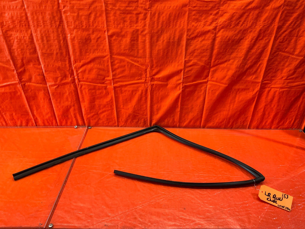 13 18 ACURA RDX   DRIVER LEFT REAR DOOR RUN CHANNEL RUBBER GASKET   OEM #1530