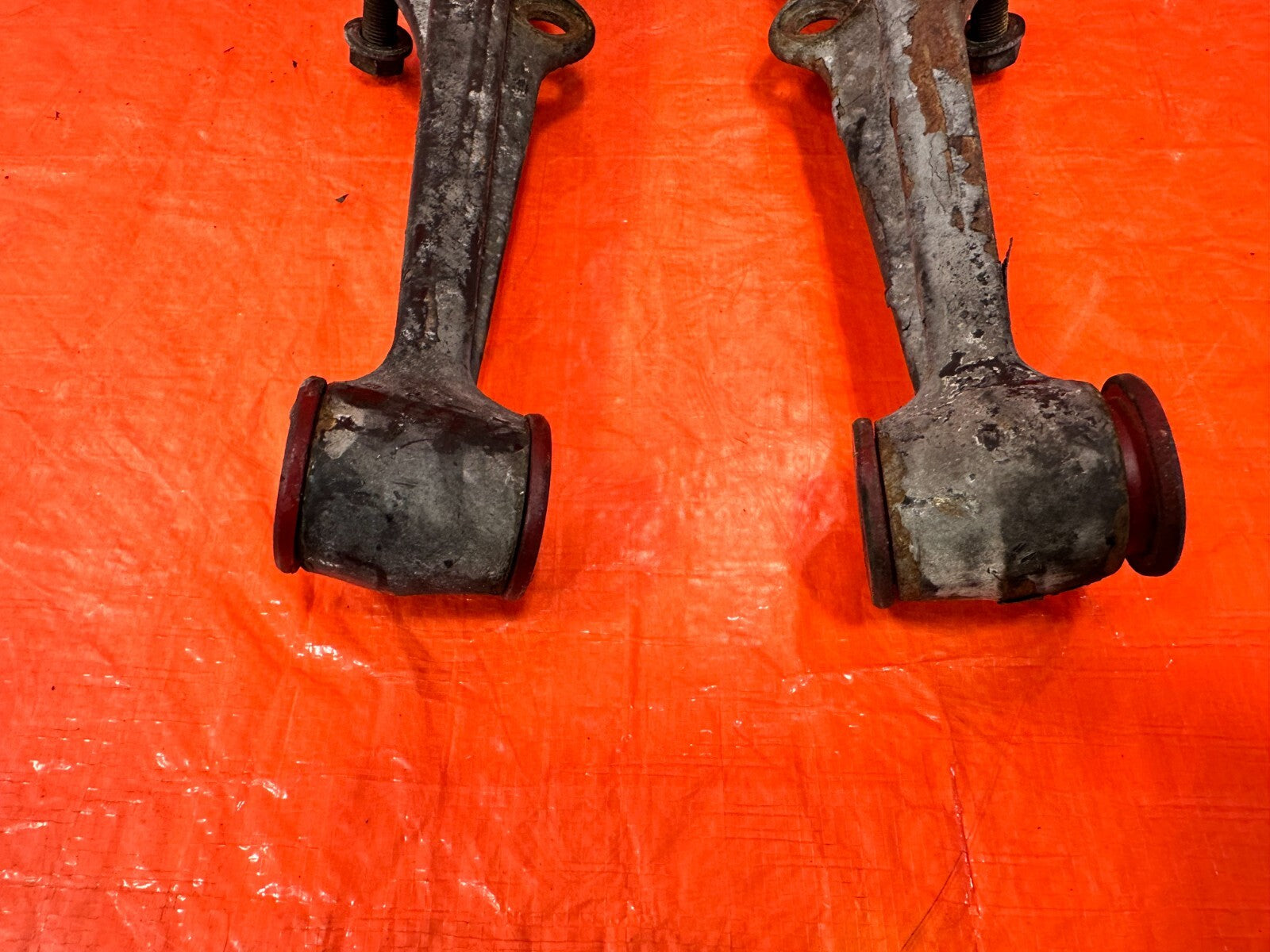 88 91 HONDA CRX   FRONT LOWER CONTROL ARM SET   LEFT & RIGHT ARMS    OEM #27710