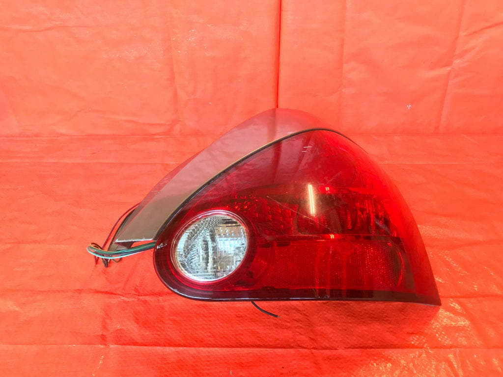 OEM 2006 2007 2008 NISSAN MAXIMA PASSENGER RIGHT TAIL LIGHT LAMP GRAY TRIM0