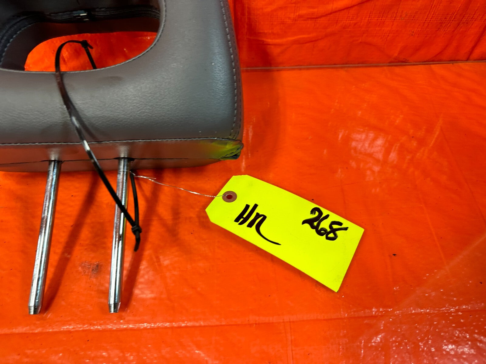 94 01 ACURA INTEGRA   FRONT SEAT HEAD REST   LEFT OR RIGHT   OEM FACTORY #2695