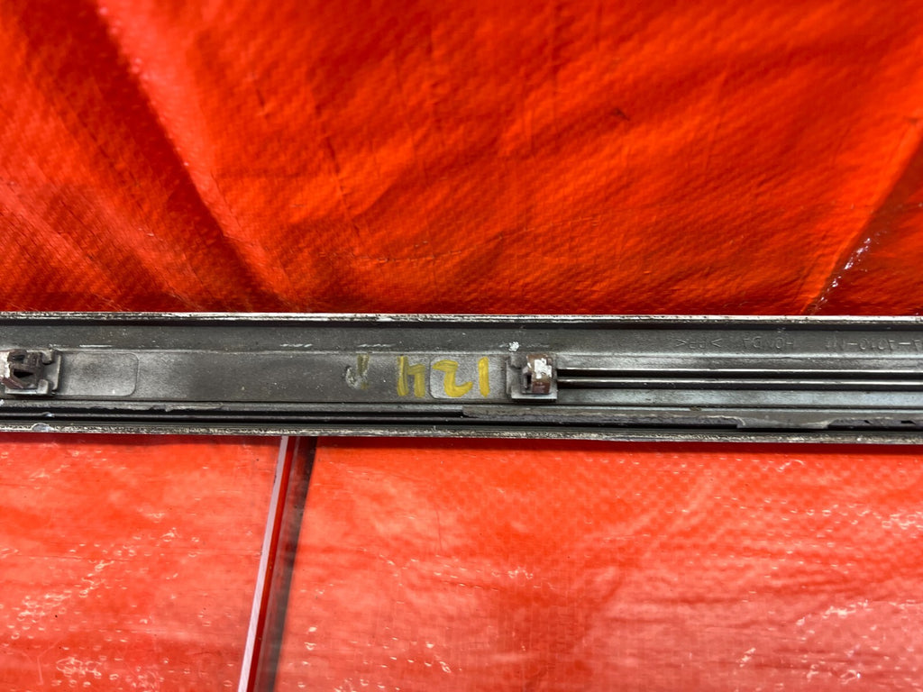 96 00 HONDA CIVIC COUPE & HATCH DOOR MOLDING IMPACT STRIP   RIGHT SIDE   OEM 12411