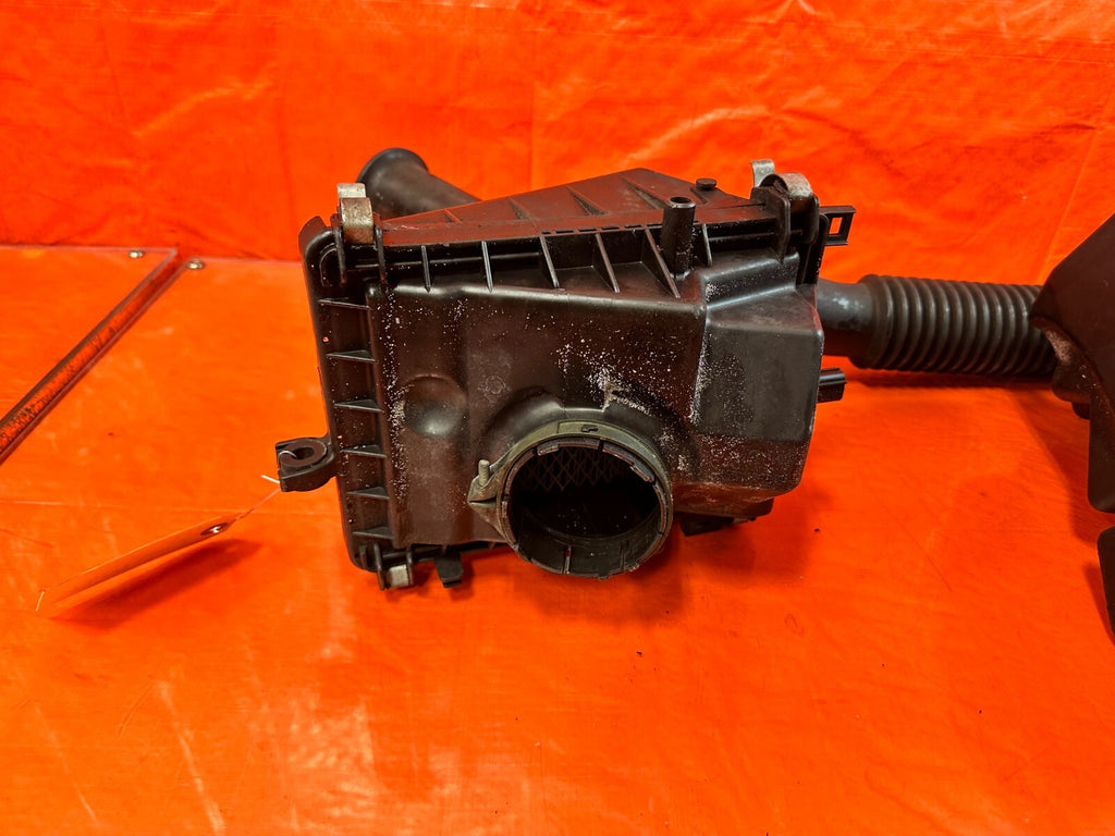 96 00 HONDA CIVIC   NON VTEC D16Y7 FACTORY INTAKE SYSTEM AIR BOX W/ ALL ARMS OEM13