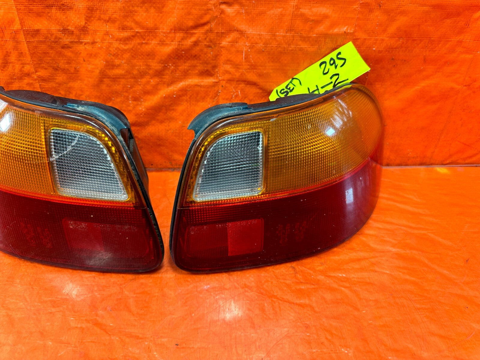 93 97 HONDA DEL SOL   FACTORY TAIL LIGHTS TAIL LAMPS LEFT & RIGHT   OEM #2953