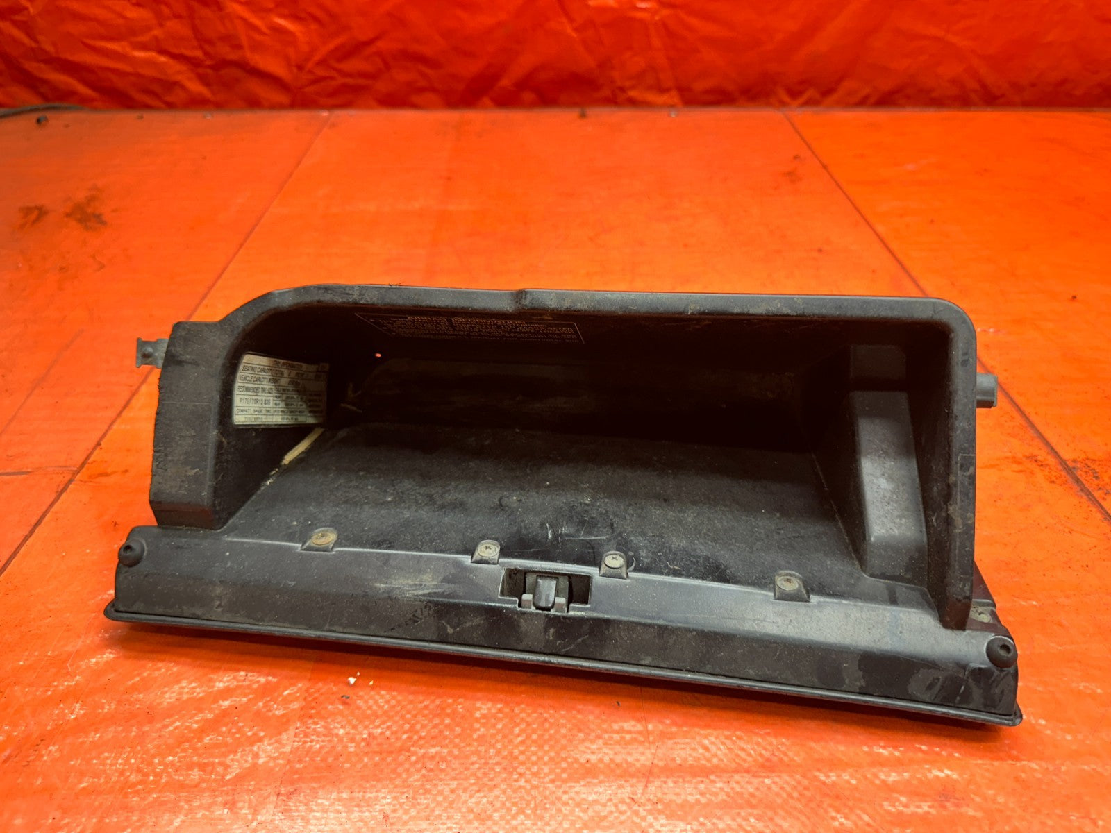 92 95 HONDA CIVIC EX 1.6L   PASSENGER RIGHT GLOVE BOX COMPARTMENT   OEM #3335