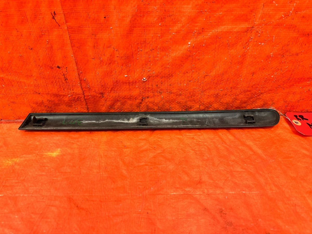 94-01 ACURA INTEGRA 2D - PASSENGER RIGHT REAR QUARTER PANEL SIDE MOLDING OEM 3092