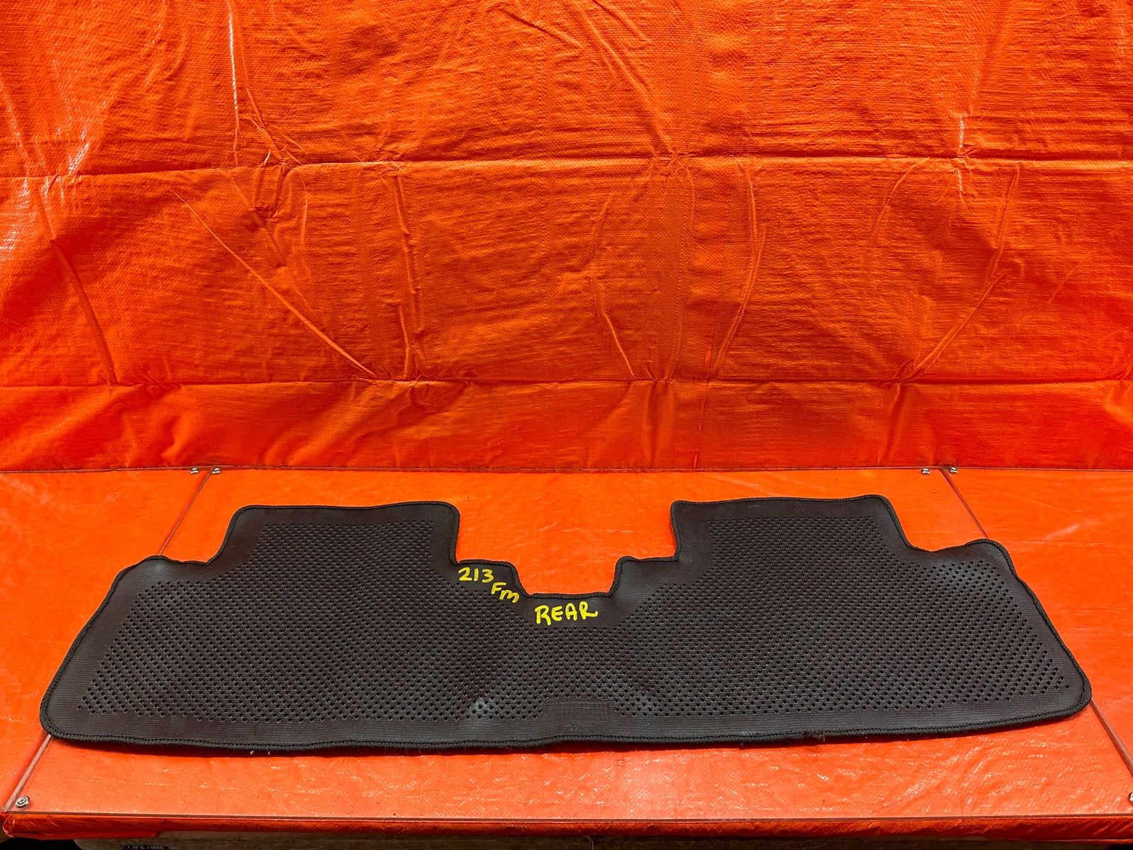 02 05 HONDA CIVIC SI EP3 HATCHBACK   REAR FLOOR MAT CARPET RUG   OEM FACTORY 2139