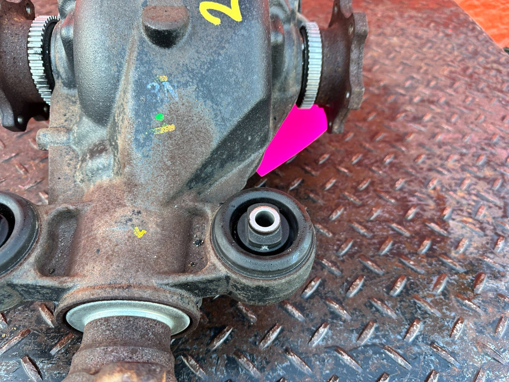 10 13 INFINITI G37 CONVERTIBLE   AUTOMATIC DIFFERENTIAL CARRIER PUMPKIN OEM #2784