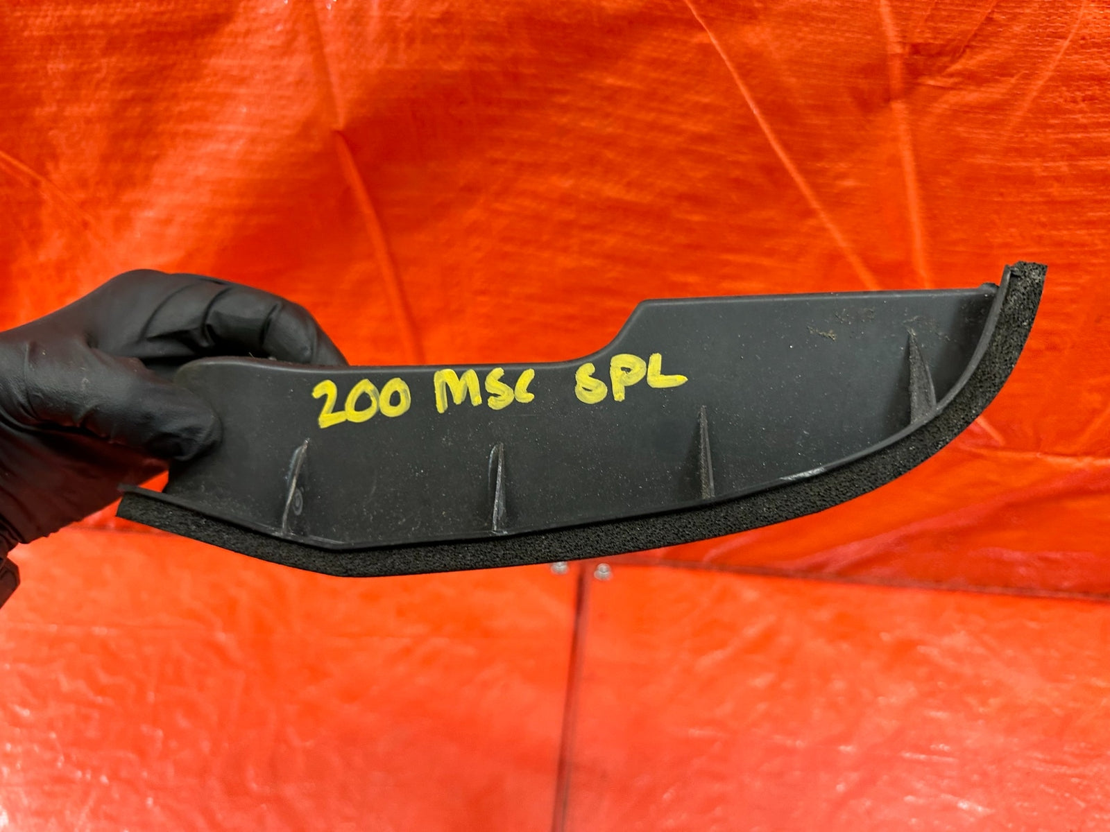 2018 18 INFINITI Q60 RED SPORT   PLASTIC FENDER BRACKET   LK40 5651   OEM #2008