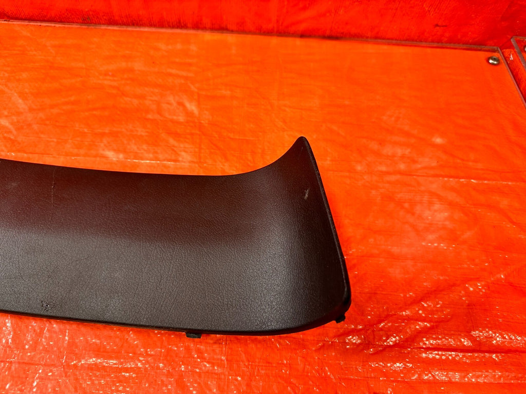 88 91 HONDA CRX DX HF   DRIVER LEFT TAIL LIGHT LAMP COVER TRIM   OEM #2771