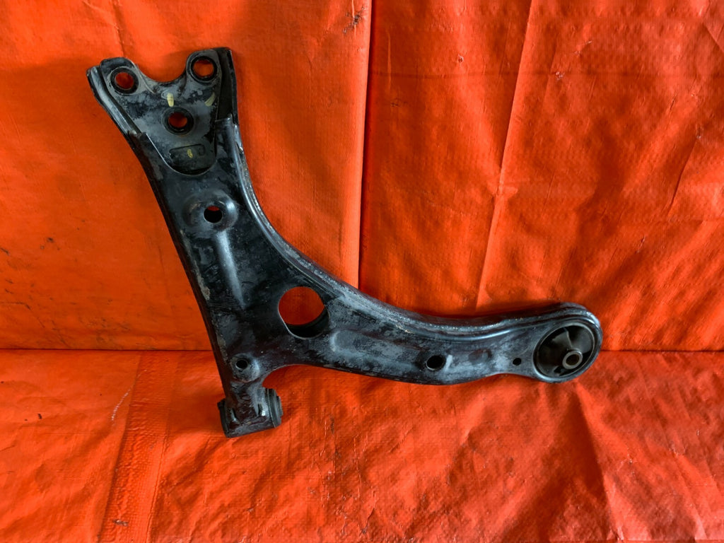 14 16 TOYOTA COROLLA LE   PASSENGER RIGHT FRONT LOWER CONTROL ARM OEM FACTORY OE4