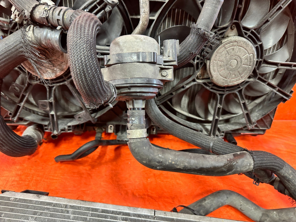 16 24 INFINITI Q50   3.0L   RADIATOR W/ FANS WATER PUMP / HEAT EXCAHNGER / TANKS6