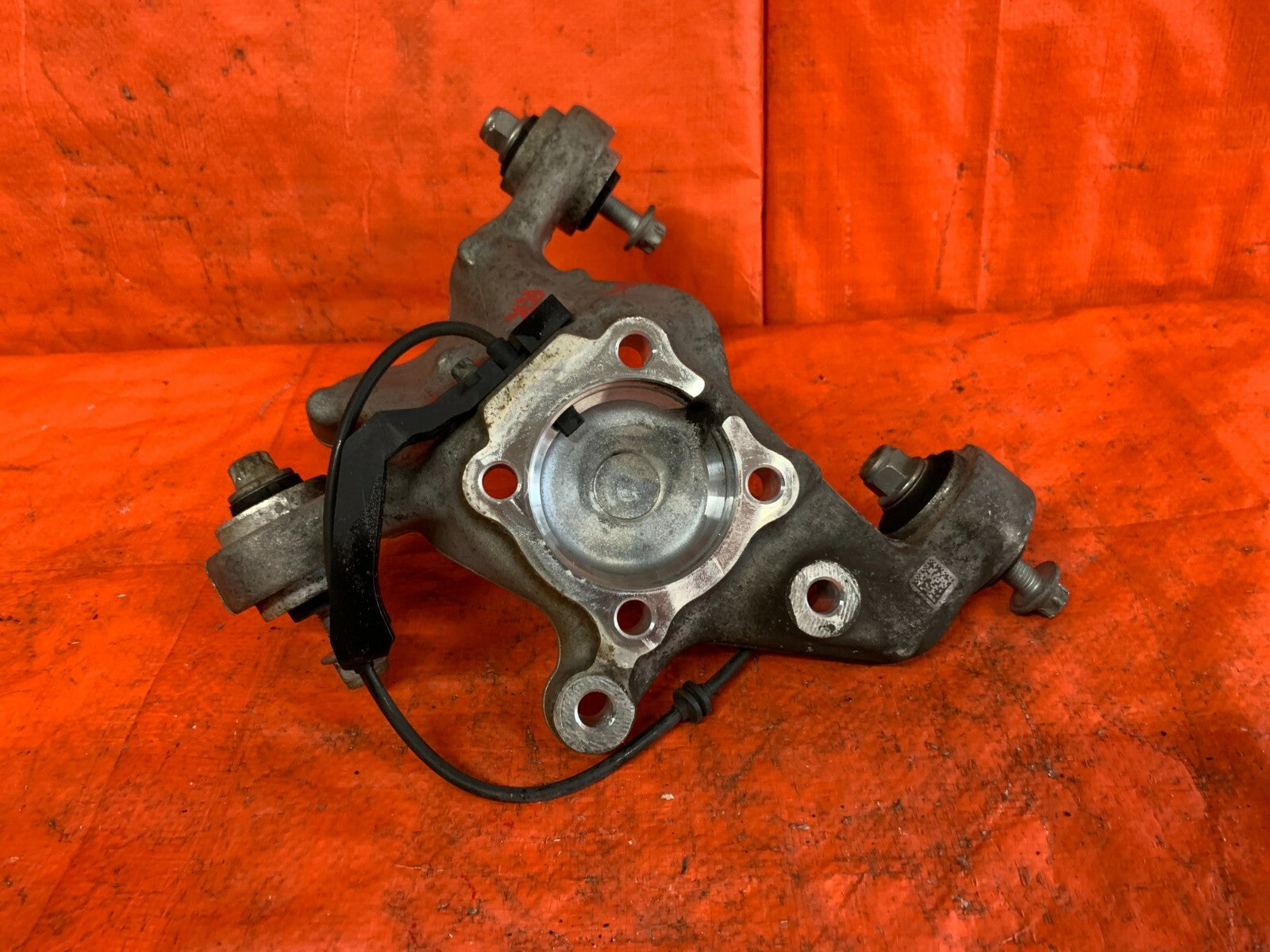 14 19 MERCEDES BENZ CLA 250 FWD   PASSENGER RIGHT REAR SPINDLE KNUCKLE HUB OEM2