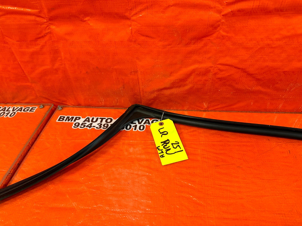 08 12 HONDA ACCORD SEDAN   DRIVER LEFT REAR WINDOW GLASS RUN CHANNEL OEM #2513