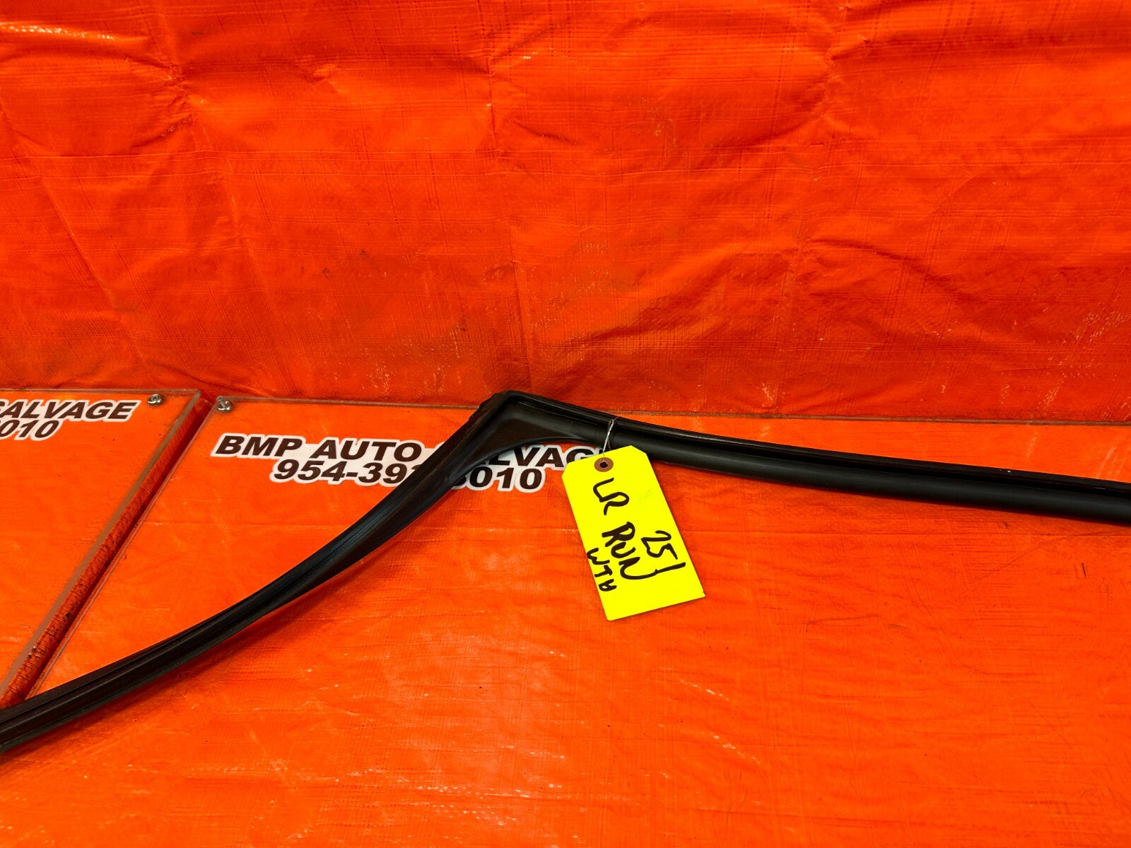 08 12 HONDA ACCORD SEDAN   DRIVER LEFT REAR WINDOW GLASS RUN CHANNEL OEM #2513