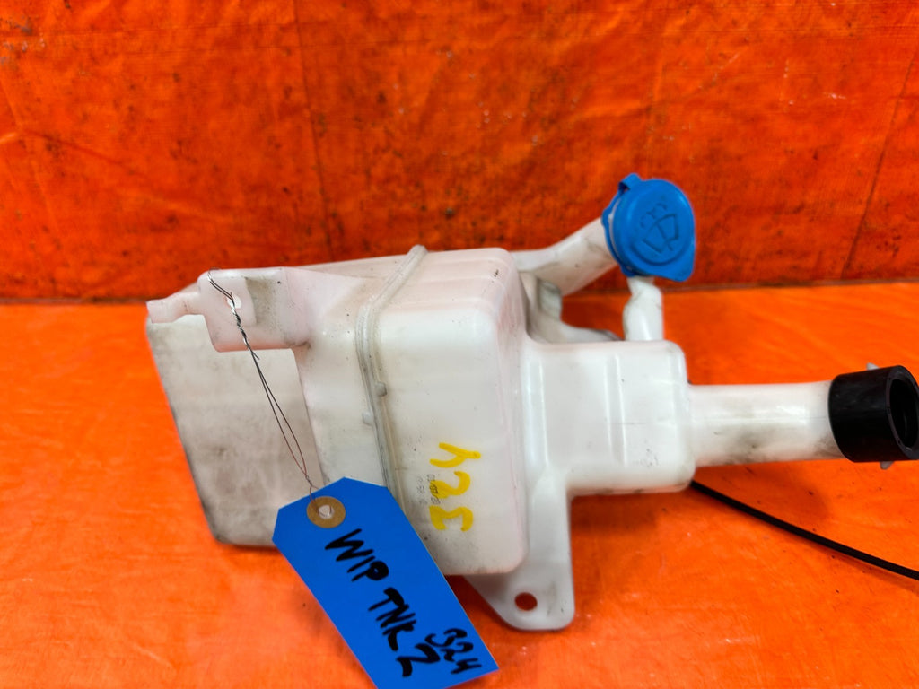 18 22 HONDA ACCORD 1.5L   WINDSHIELD WIPER TANK W/ NECK AND MOTOR   OEM #3247