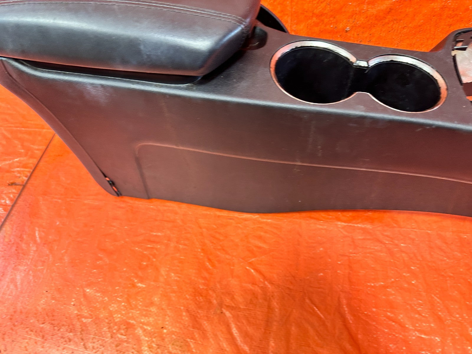 13 16 HYUNDAI GENESIS COUPE   ARM REST / CENTER CONSOLE STORAGE COMPARTMENT 3265