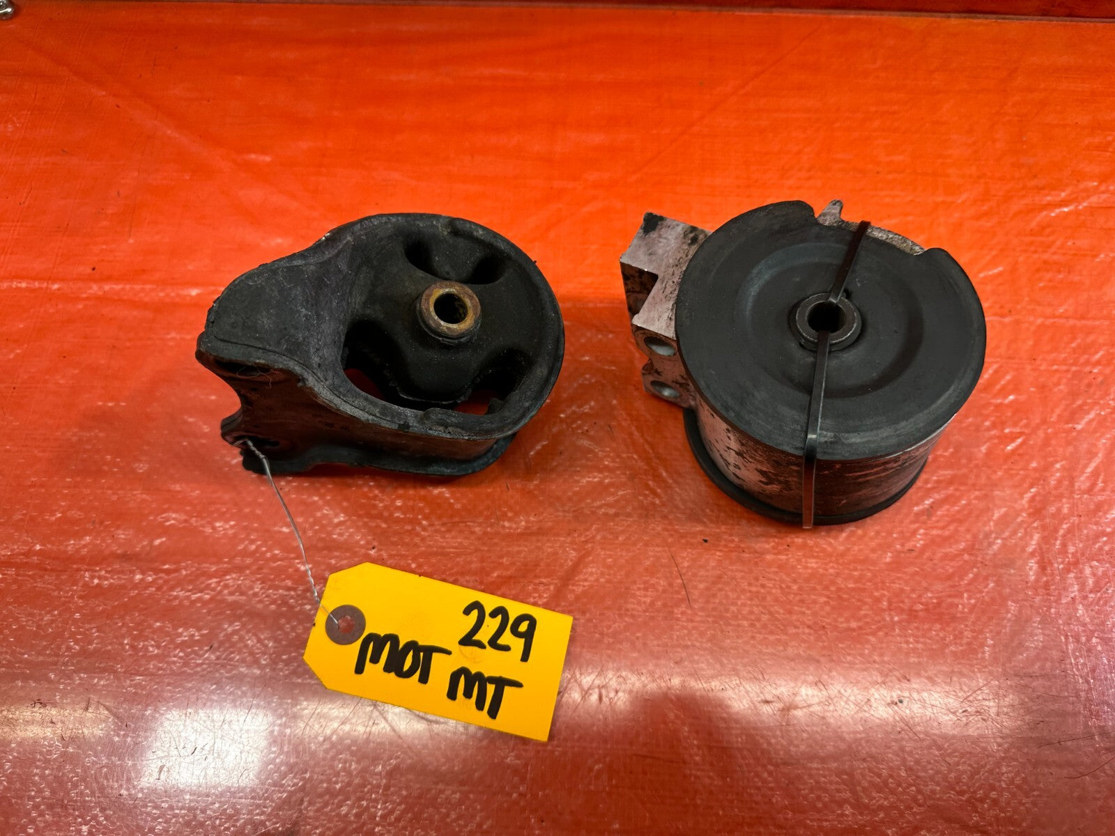 94 01 ACURA INTEGRA AUTOMATIC LEFT AND RIGHT MOTOR MOUNT TRANSMISSION MOUNT #2293