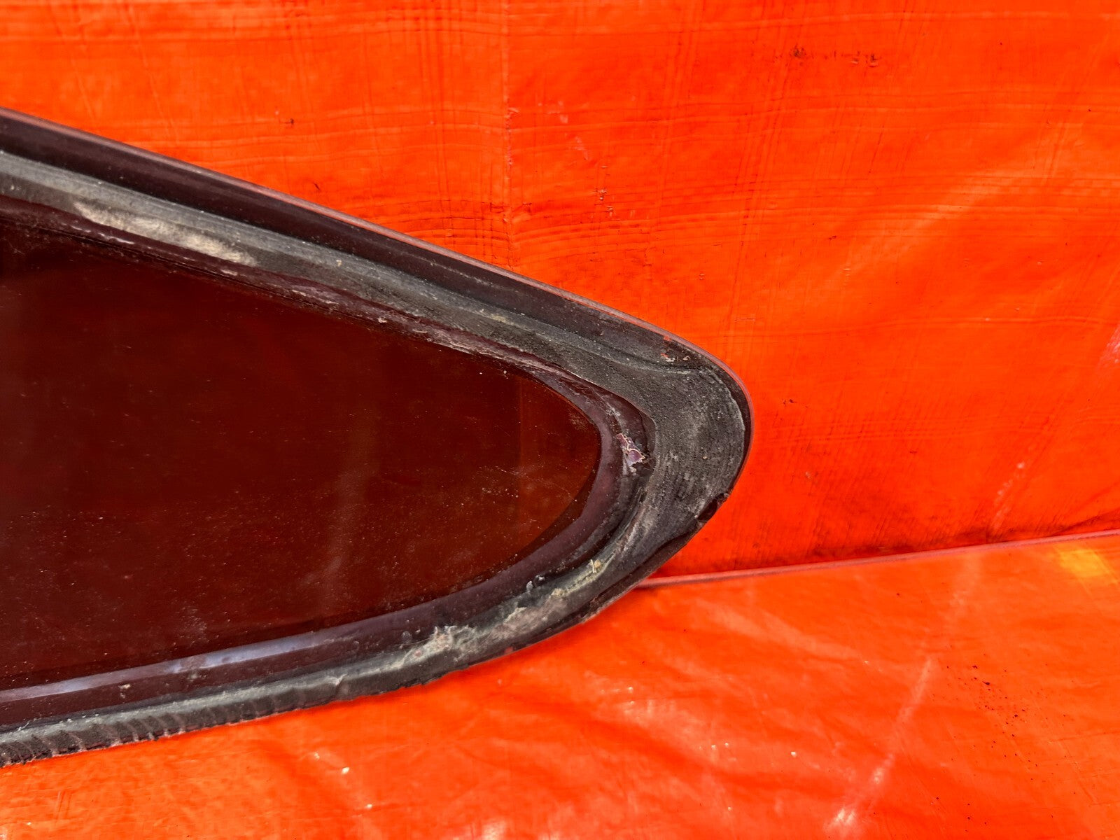 88 91 HONDA CRX   DRIVER LEFT REAR 1/4 GLASS WINDOW   OEM FACTORY #27711