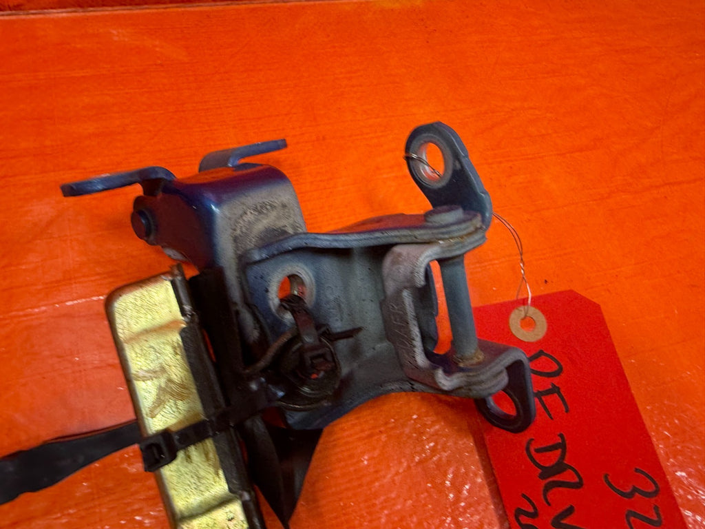 04 08 ACURA TSX   PASSENGER RIGHT FRONT DOOR HINGE SET UPPER LOWER & STOPPER2