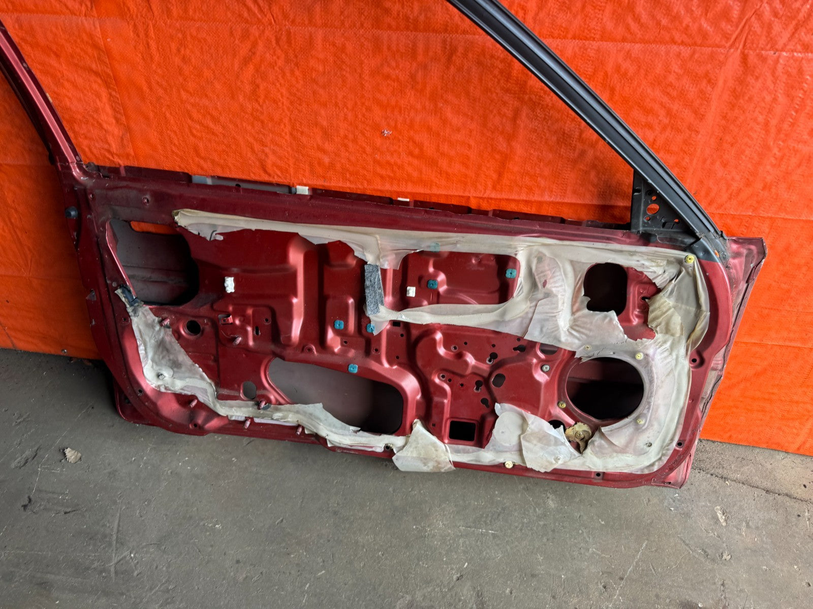 90 91 HONDA CIVIC HATCHBACK   DRIVER LEFT DOOR SHELL SKELETON FRAME   OEM 31711