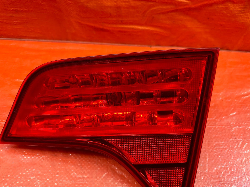 06 08 HONDA CIVIC SEDAN   PASSENGER RIGHT INNER TRUNK TAIL LIGHT LAMP   OEM #2036