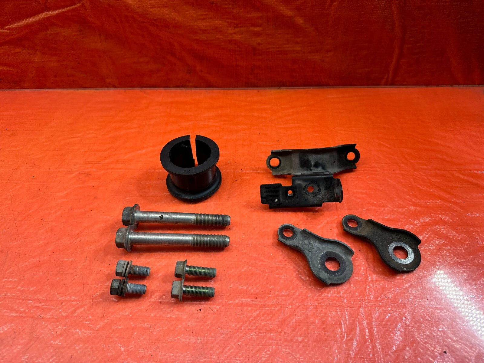 08 12 HONDA ACCORD SEDAN   POWER STEERING RACK BRACKETS HARDWARE OEM #2398