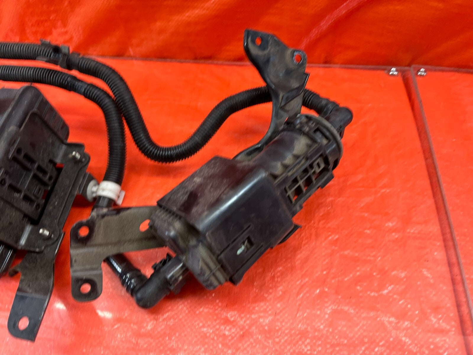 15 21 SUBARU WRX & STI   EJ257 FUEL VAPOR CHARCOAL EVAP TANK CANISTER   OEM #1825