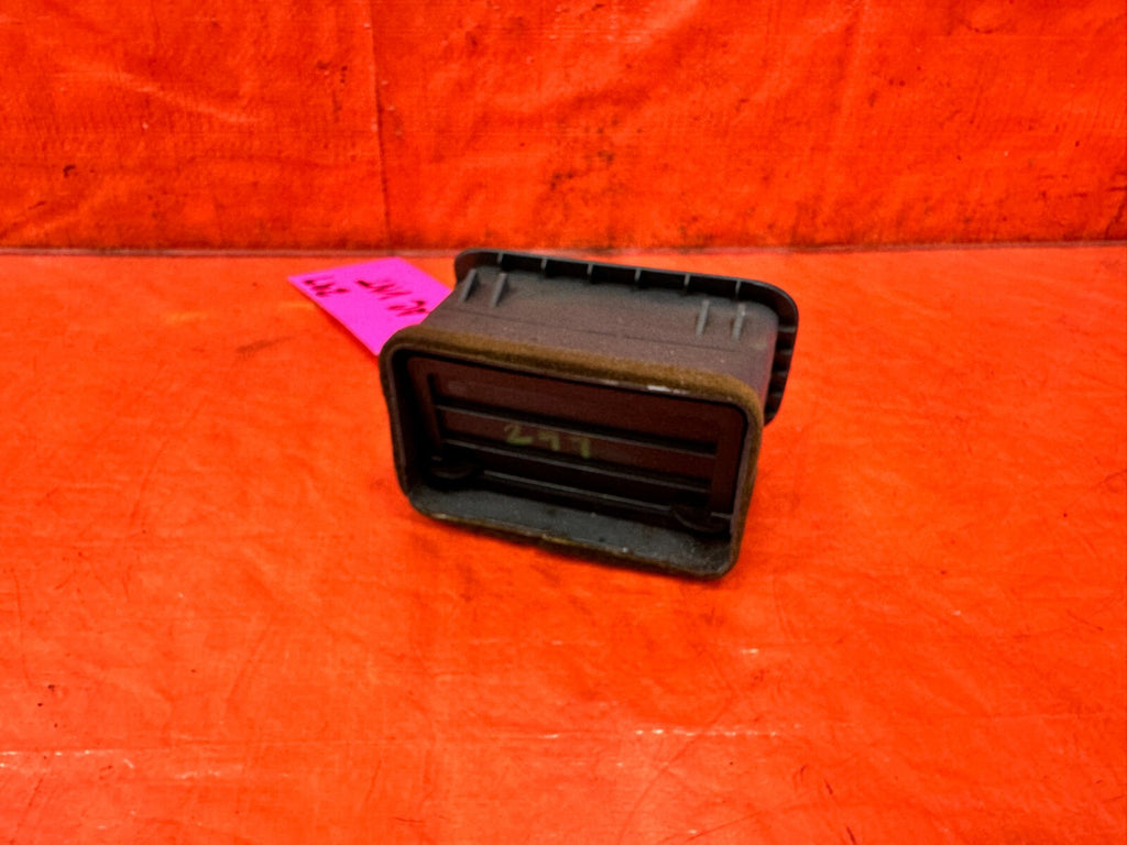 96 00 HONDA CIVIC   COUPE & HATCH   PASSENGER RIGHT LIGHT GRAY AC VENT OEM #2972