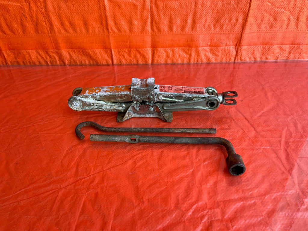 94 01 ACURA INTEGRA   SCISSOR PANTOGRAPH JACK W/ LUG NUT REMOVER & JACK BAR OEM7