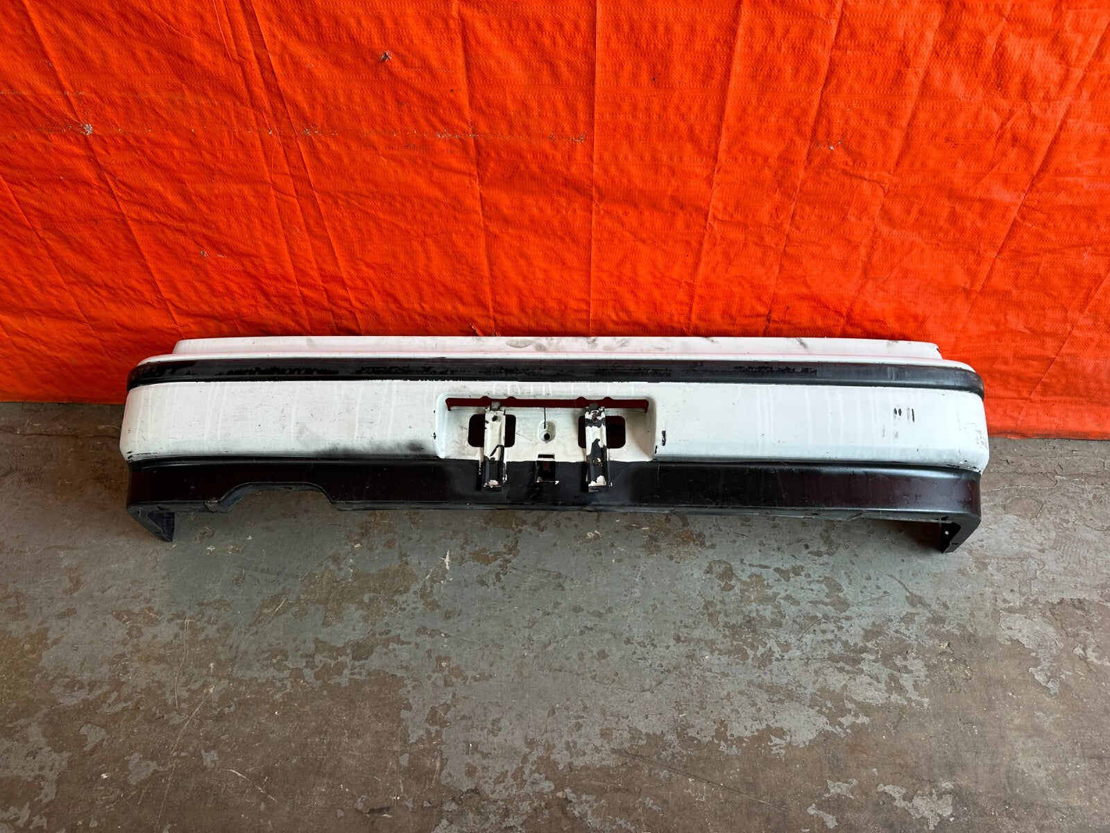 88 89 HONDA CRX   REAR BUMPER COVER   WHITE COLOR   OEM FACTORY #2430